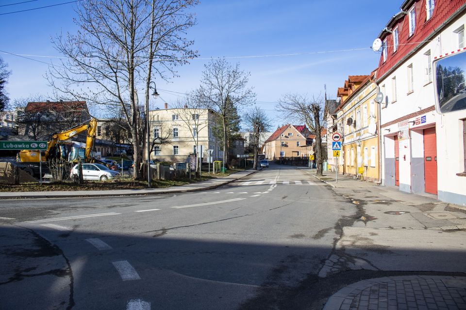 na zdjęciu znajduje się skrzyżowanie ulicy rycerskiej i piastowskiej